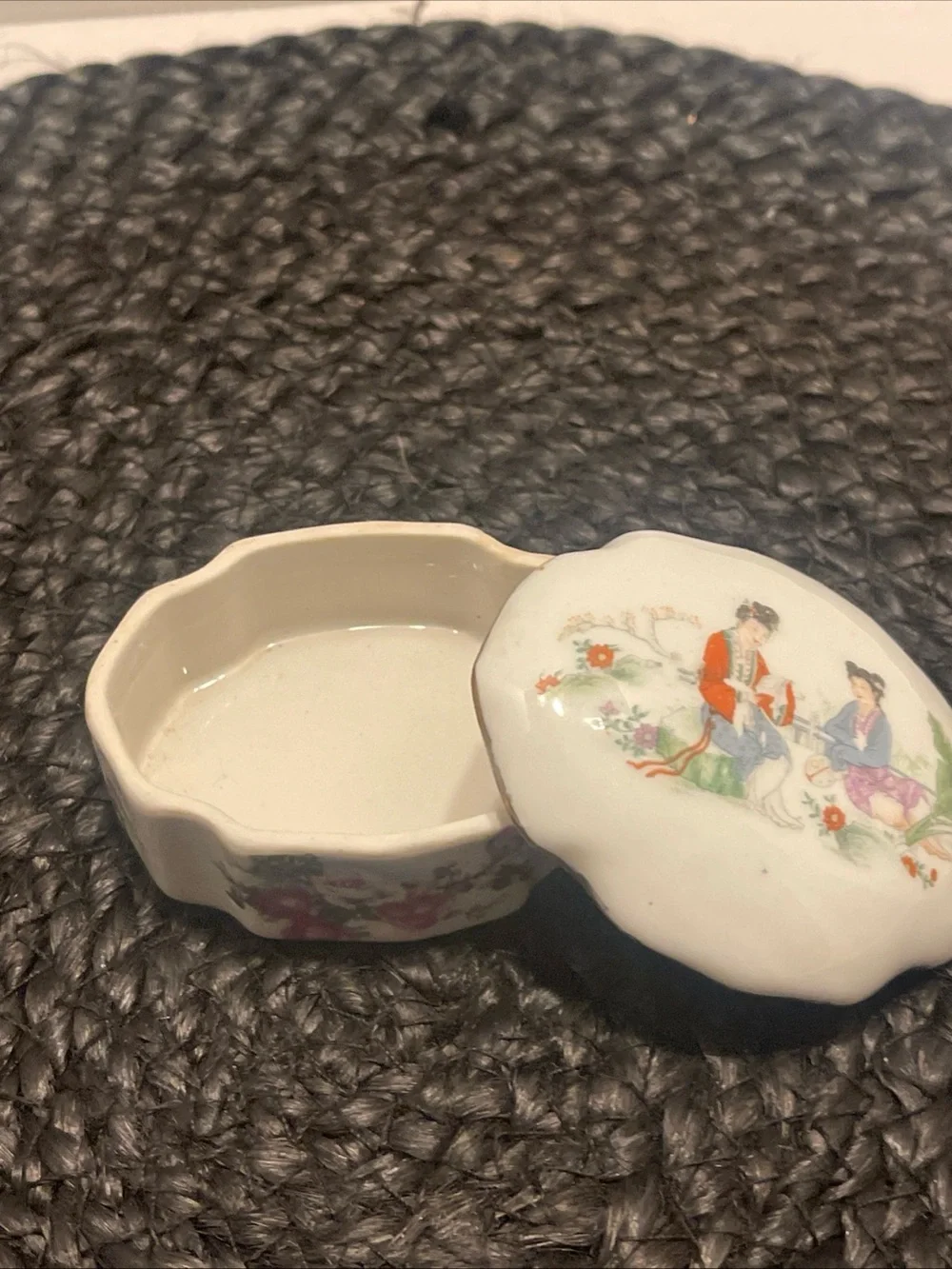 Vintage hand-Painted Chinese Porcelain Trinket Box in White with Floral